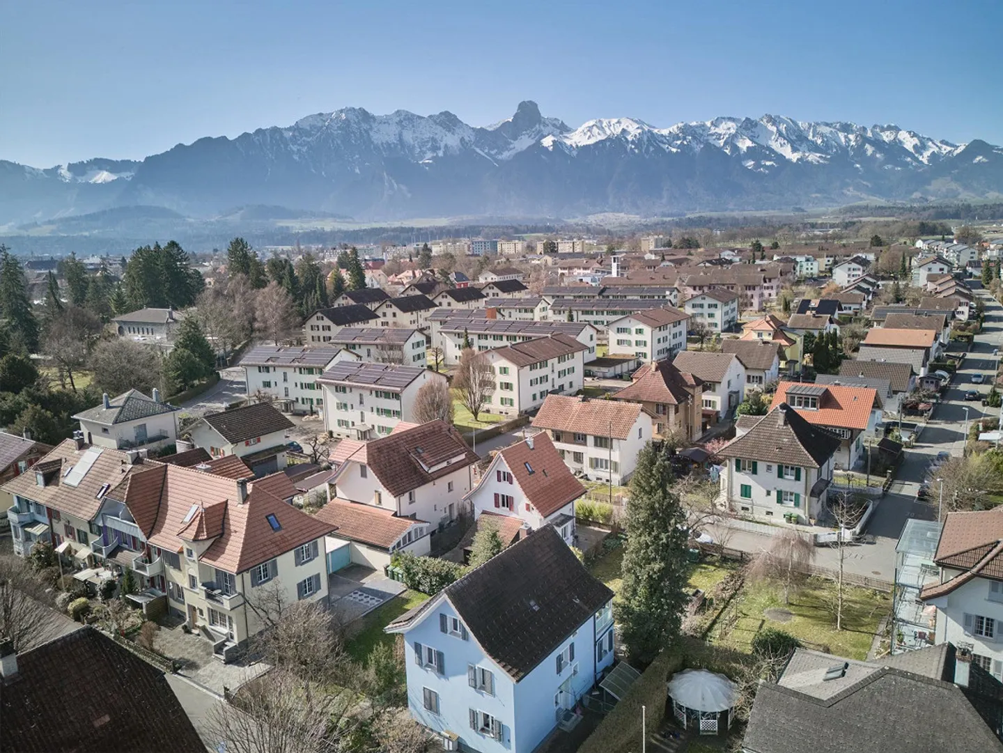 Gioielli nel quartiere ovest di Thun - Foto 2 di 15