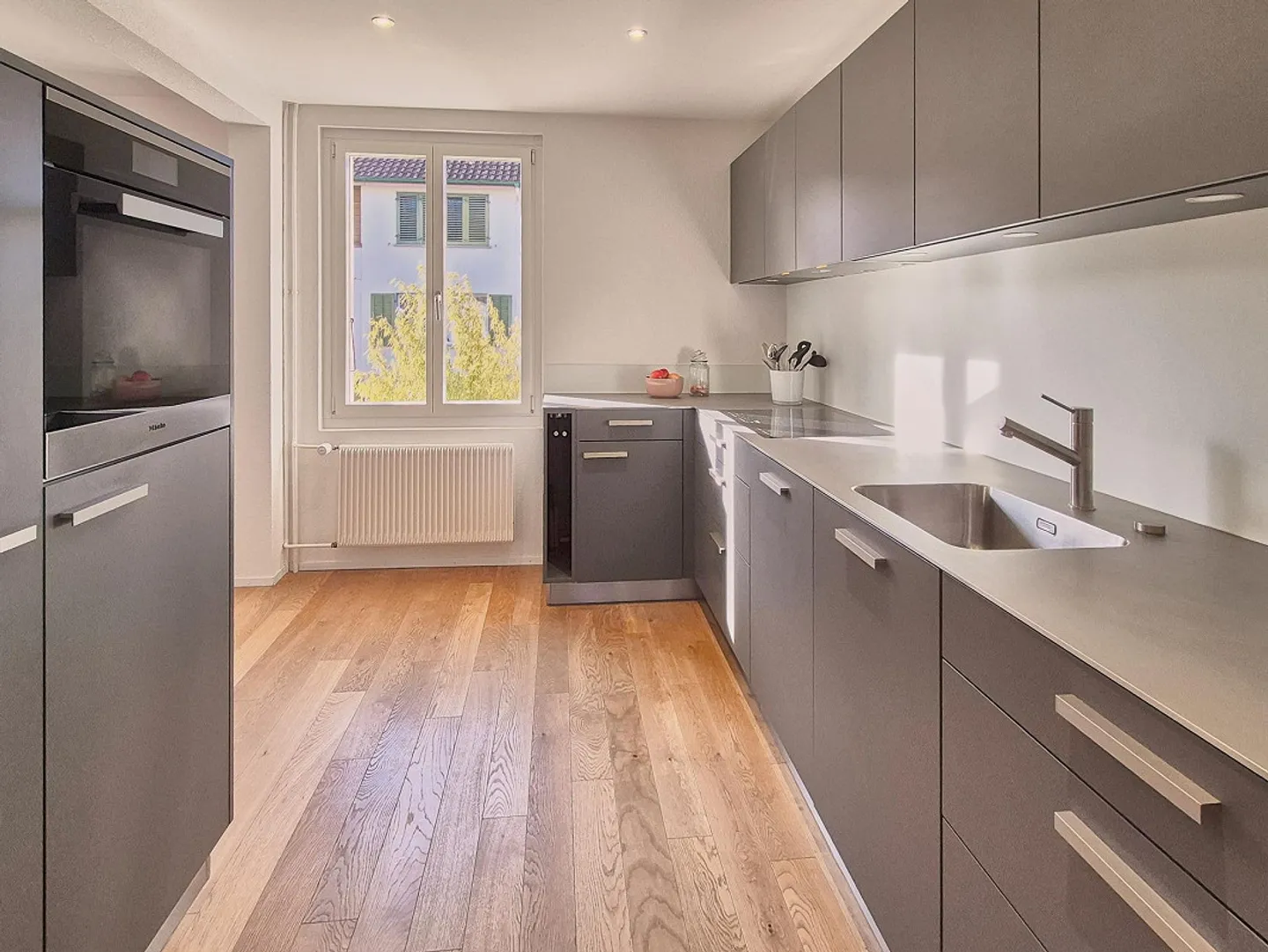 Gioielli nel quartiere ovest di Thun - Foto 8 di 15