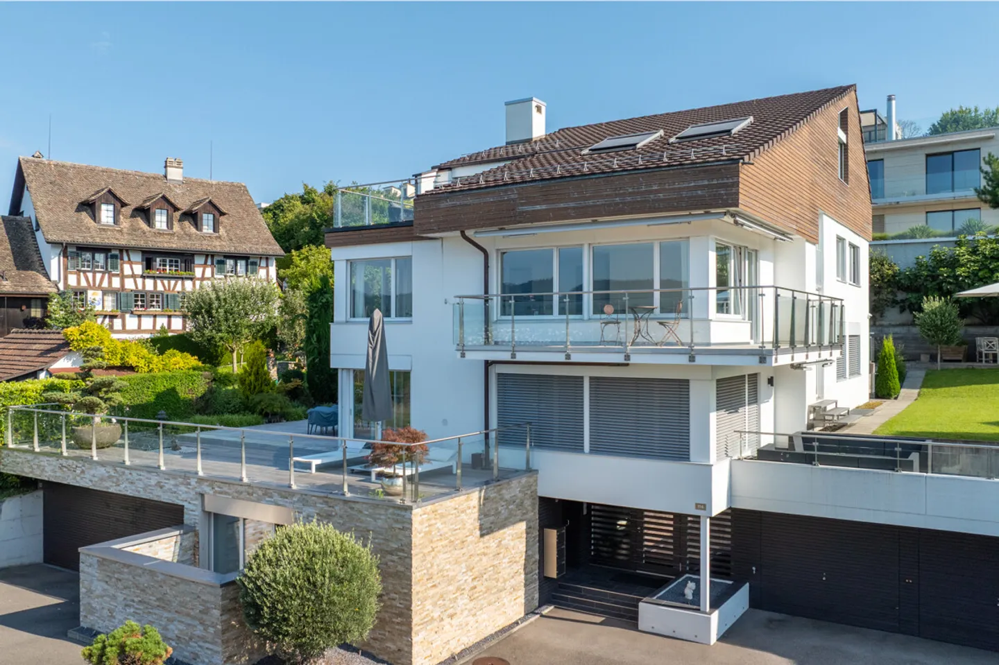 Herrliberg: Spacious condominiums with versatile use - Photo 1 of 8