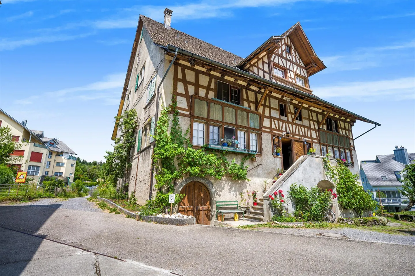 Un morceau d'histoire : Propriété unique avec utilisation polyvalente - Photo 1 sur 13