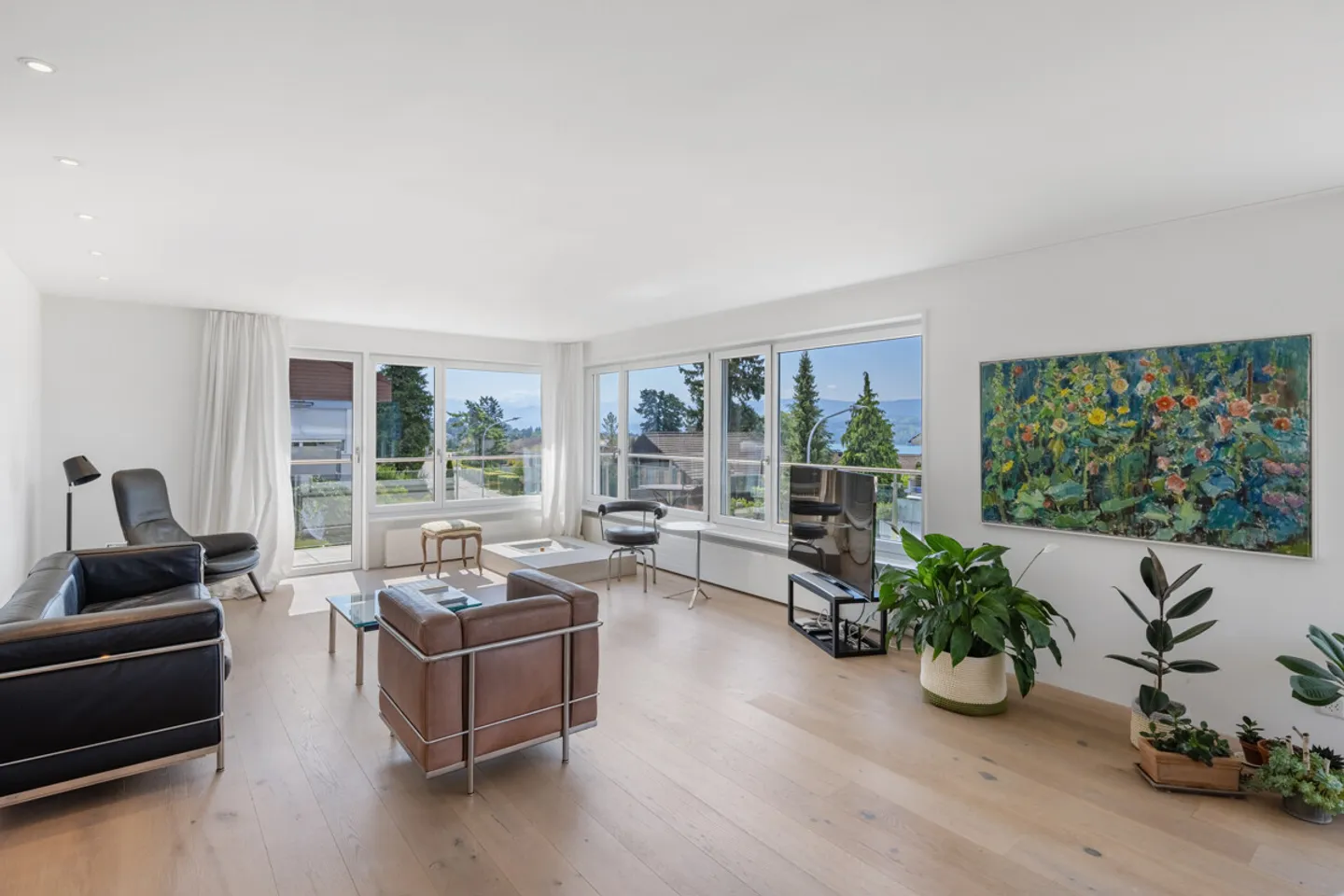 Herrliberg: Spacious condominiums with versatile use - Photo 2 of 8