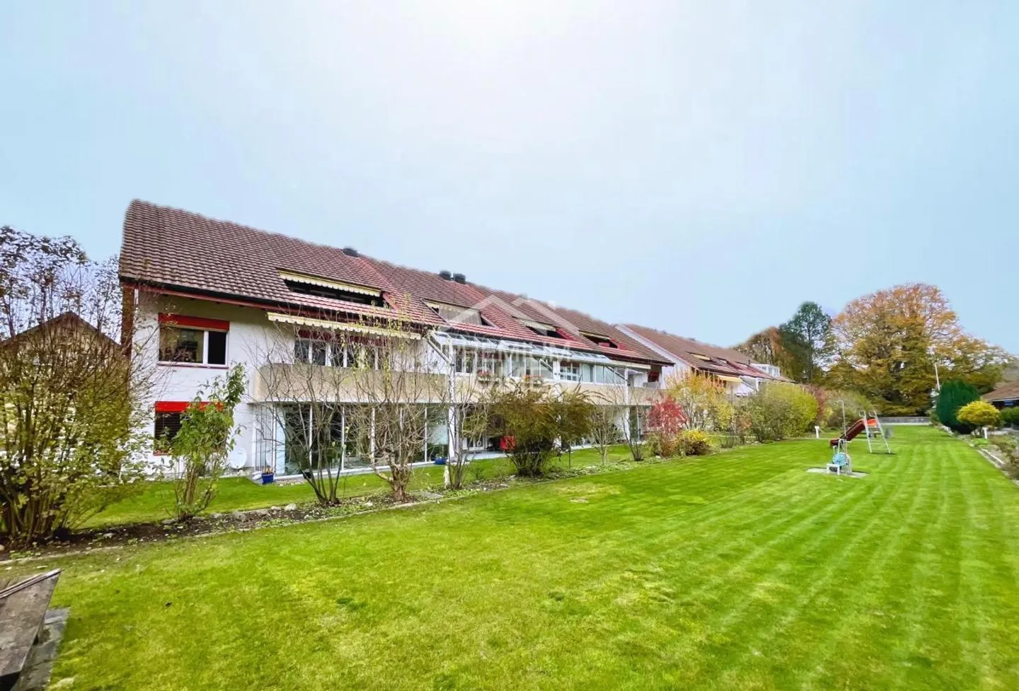  Grosszügige Wohnung mit Hobbyraum  - Foto 1 von 12