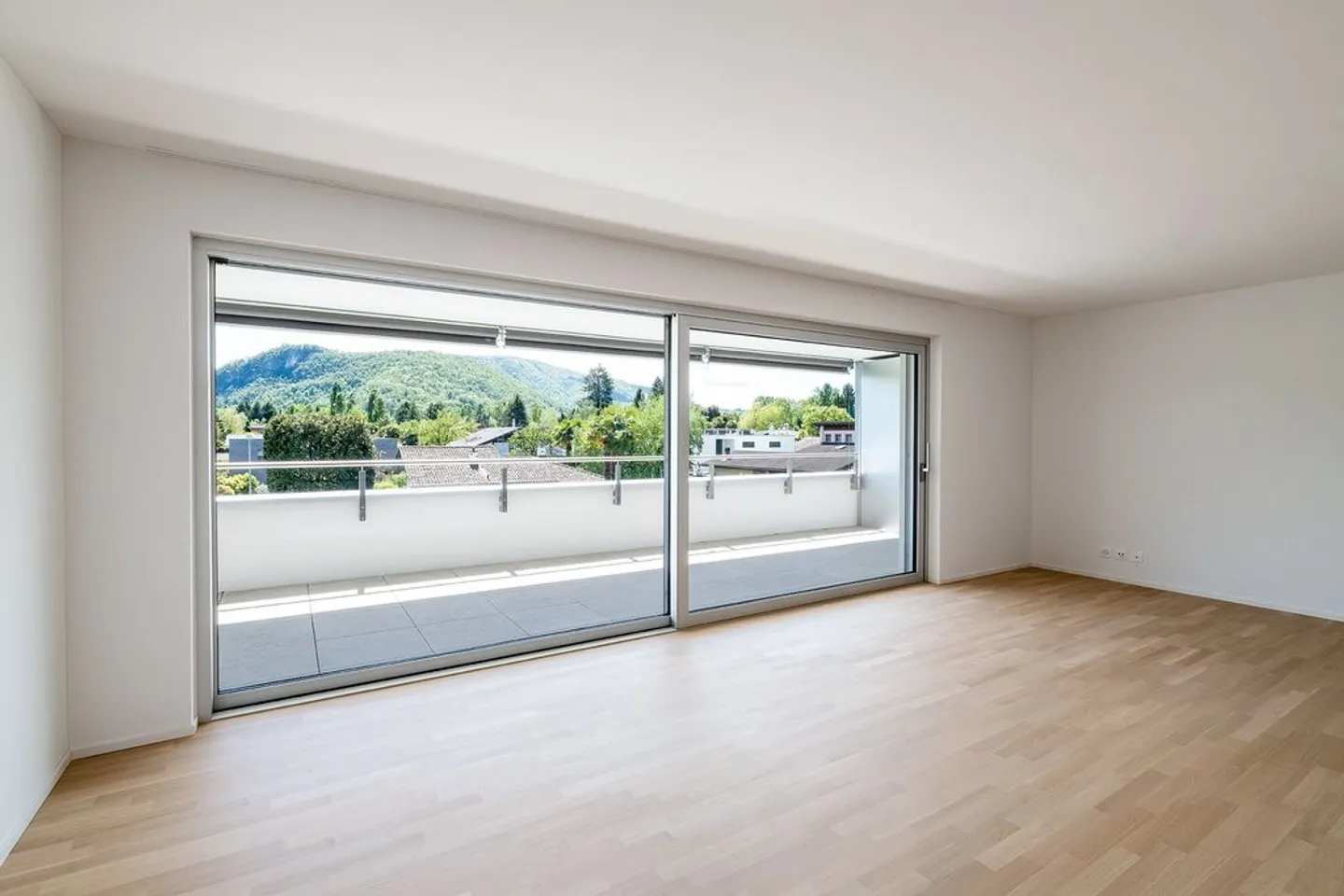 Appartement moderne avec terrasse - Photo 3 sur 7