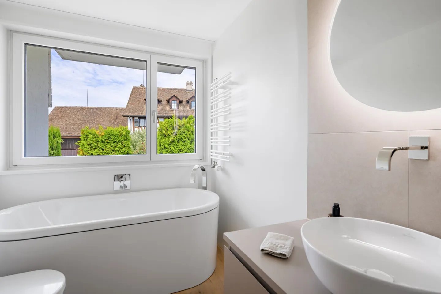 Herrliberg: Spacious condominiums with versatile use - Photo 4 of 8
