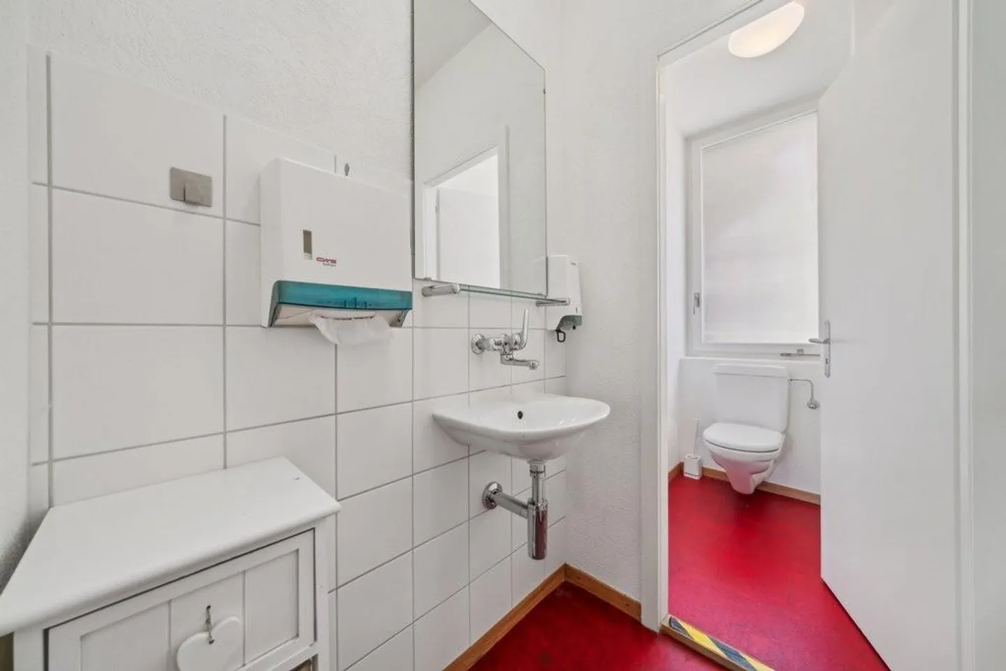 Locaux centraux dans le style ancien - idéal pour bureau ou cabinet ! - Photo 10 sur 11