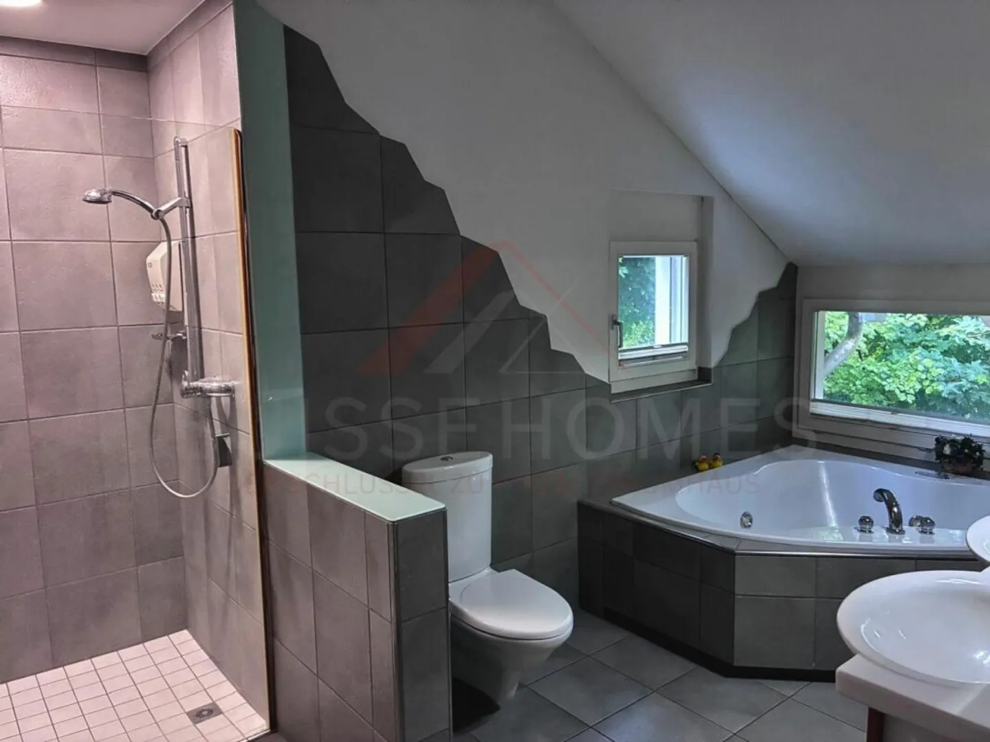 Charming 6.5-room single-family house with geothermal heating, double garage, and generous space - Photo 7 of 7
