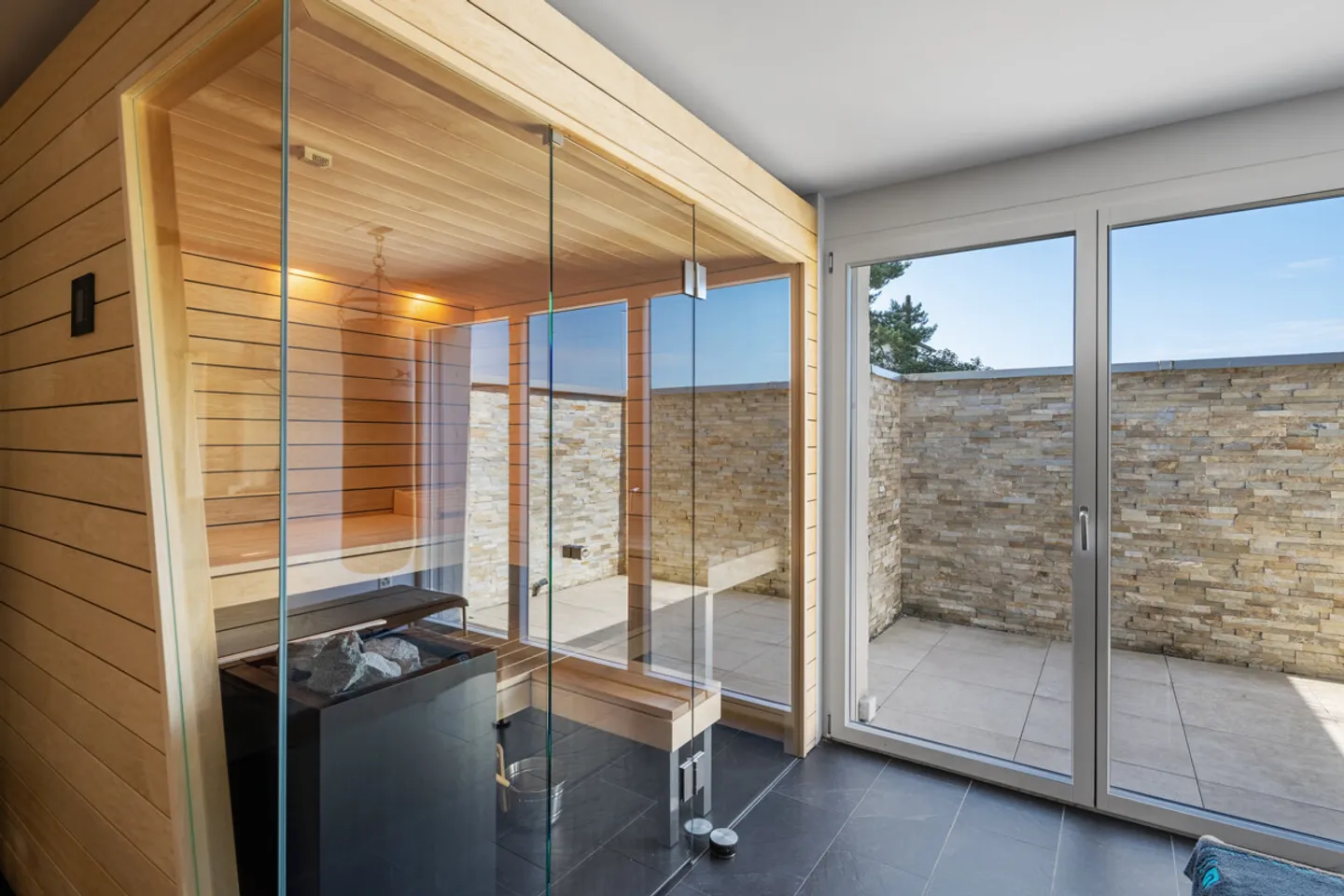 Herrliberg: Spacious condominiums with versatile use - Photo 6 of 8