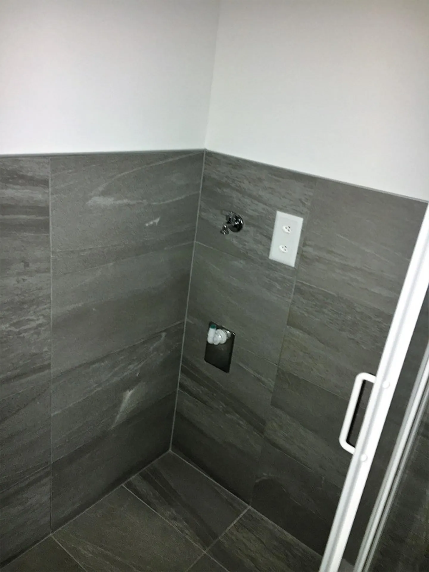Stabio, im Kern, 3.5-Zimmer-Wohnung mit Doppelservice - Foto 9 von 9