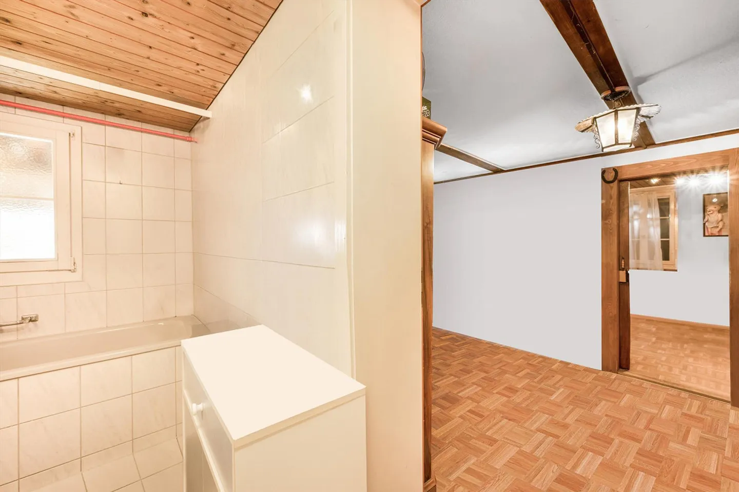 Un morceau d'histoire : Propriété unique avec utilisation polyvalente - Photo 9 sur 13