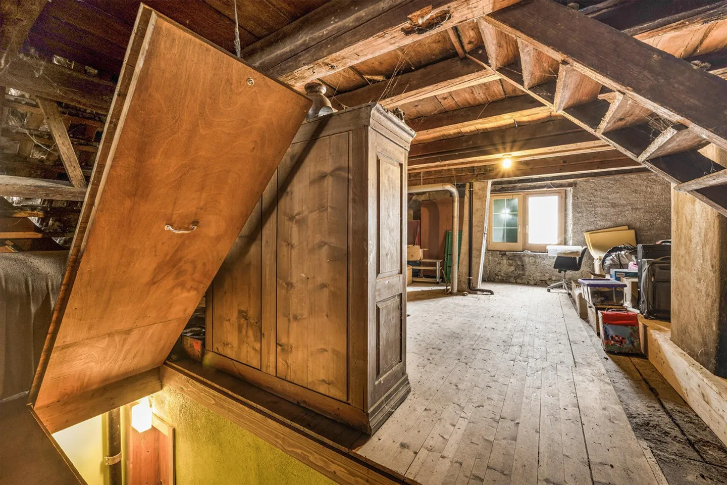 Un morceau d'histoire : Propriété unique avec utilisation polyvalente - Photo 12 sur 13