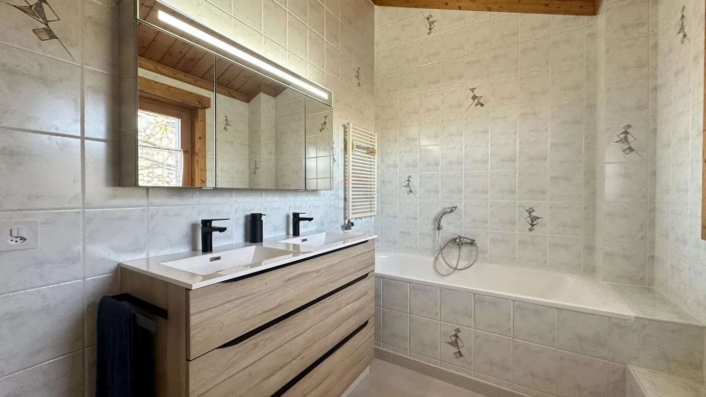 Charming House of 220m², in a quiet area - Photo 13 of 14