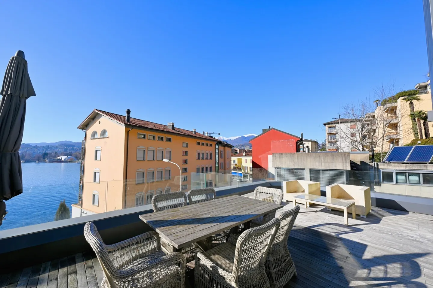 Villa de Design Exclusive à 20 Mètres des Rives du Lac de Lugano - Photo 3 sur 10