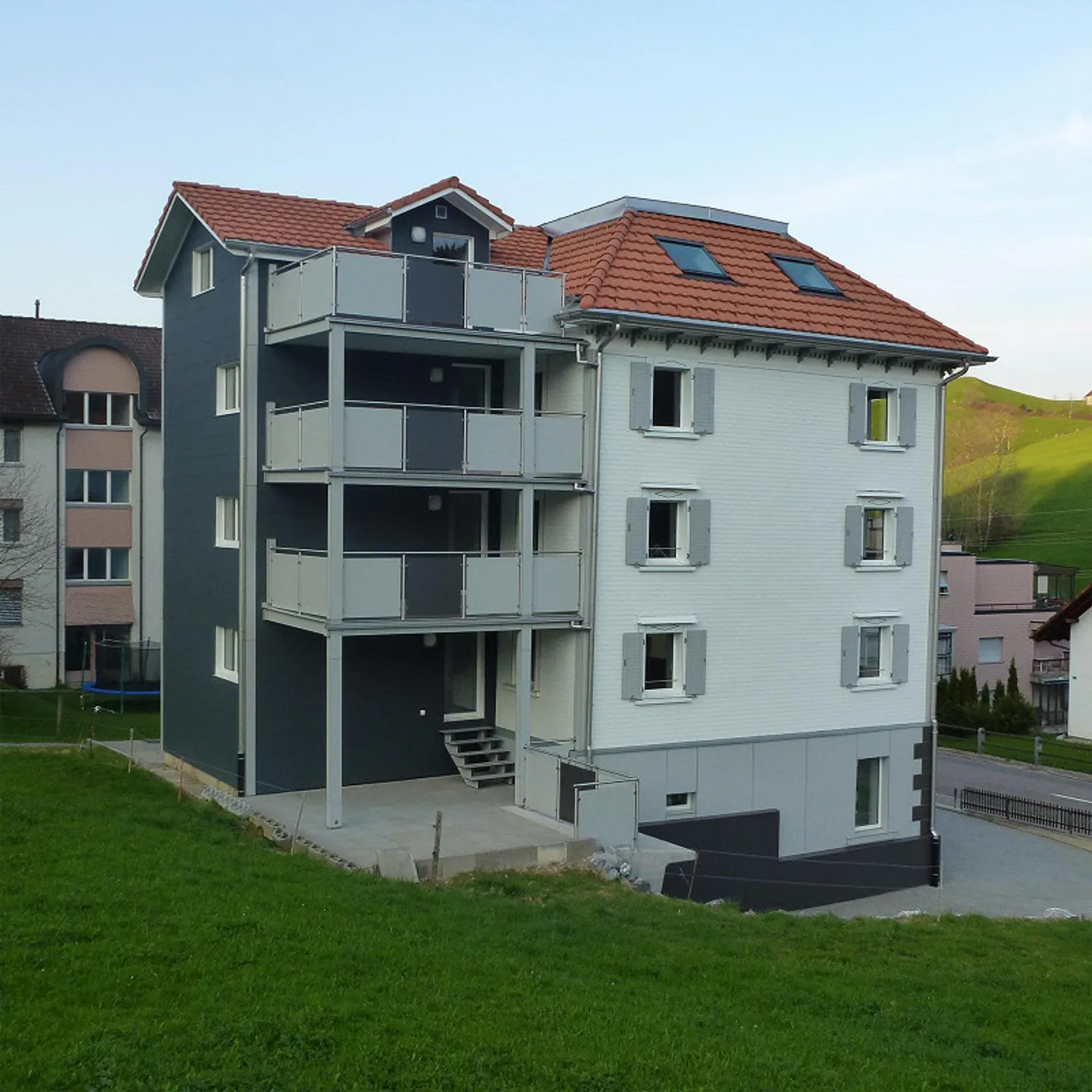 Appartement 4.5 pièces avec grande terrasse et vue fantastique - Photo 2 sur 20