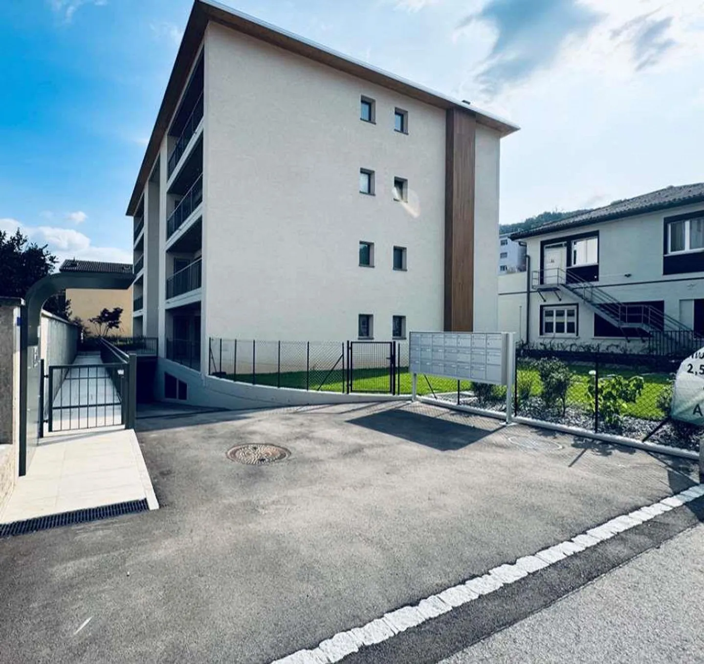 Nouvel et moderne appartement de 2,5 pièces avec jardin - Photo 1 sur 4
