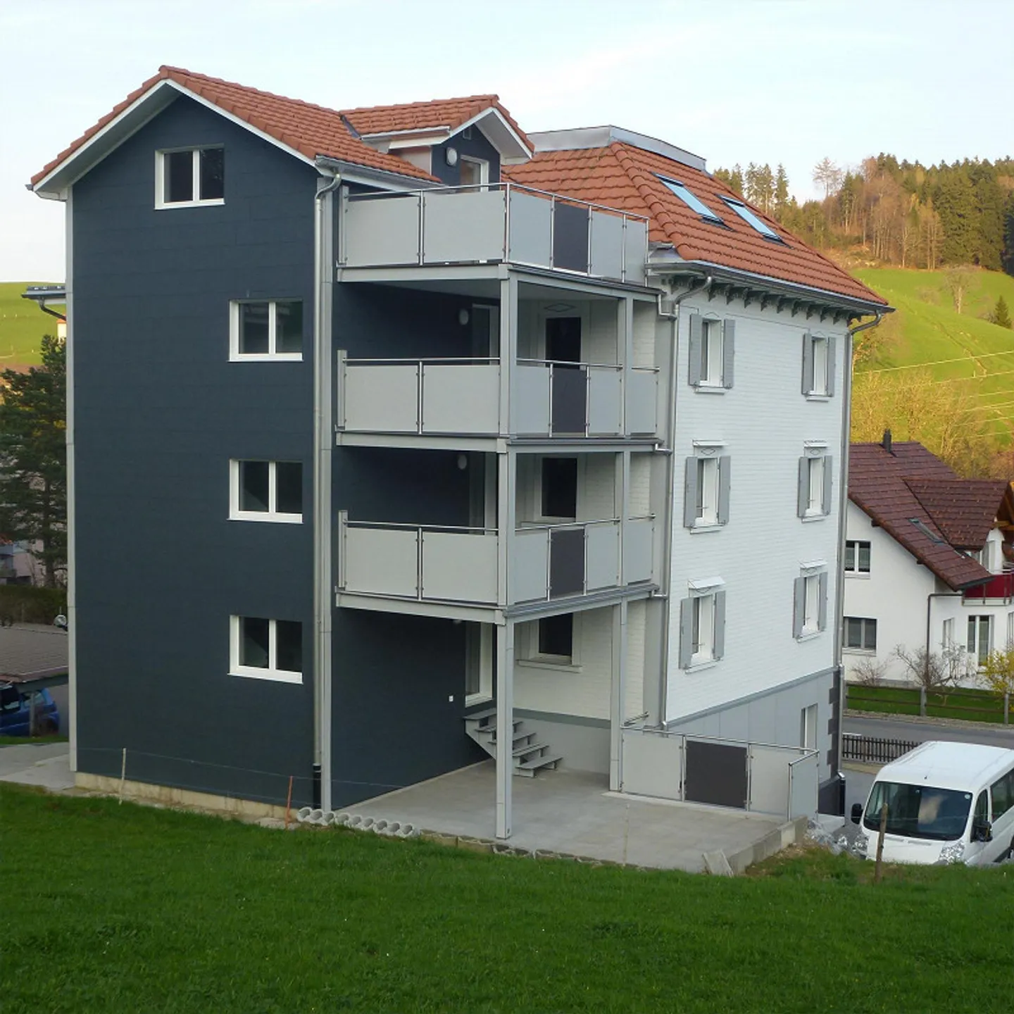 Appartement 4.5 pièces avec grande terrasse et vue fantastique - Photo 1 sur 20