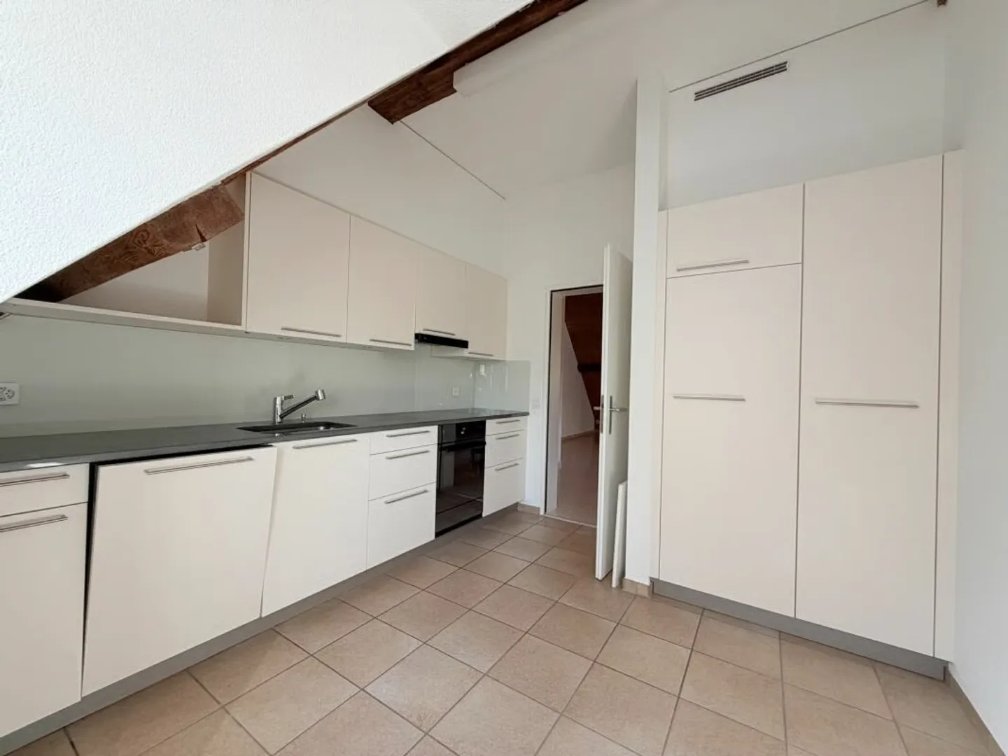 3.5 Room Maisonette Apartment in Hermetschwil - Photo 3 of 14
