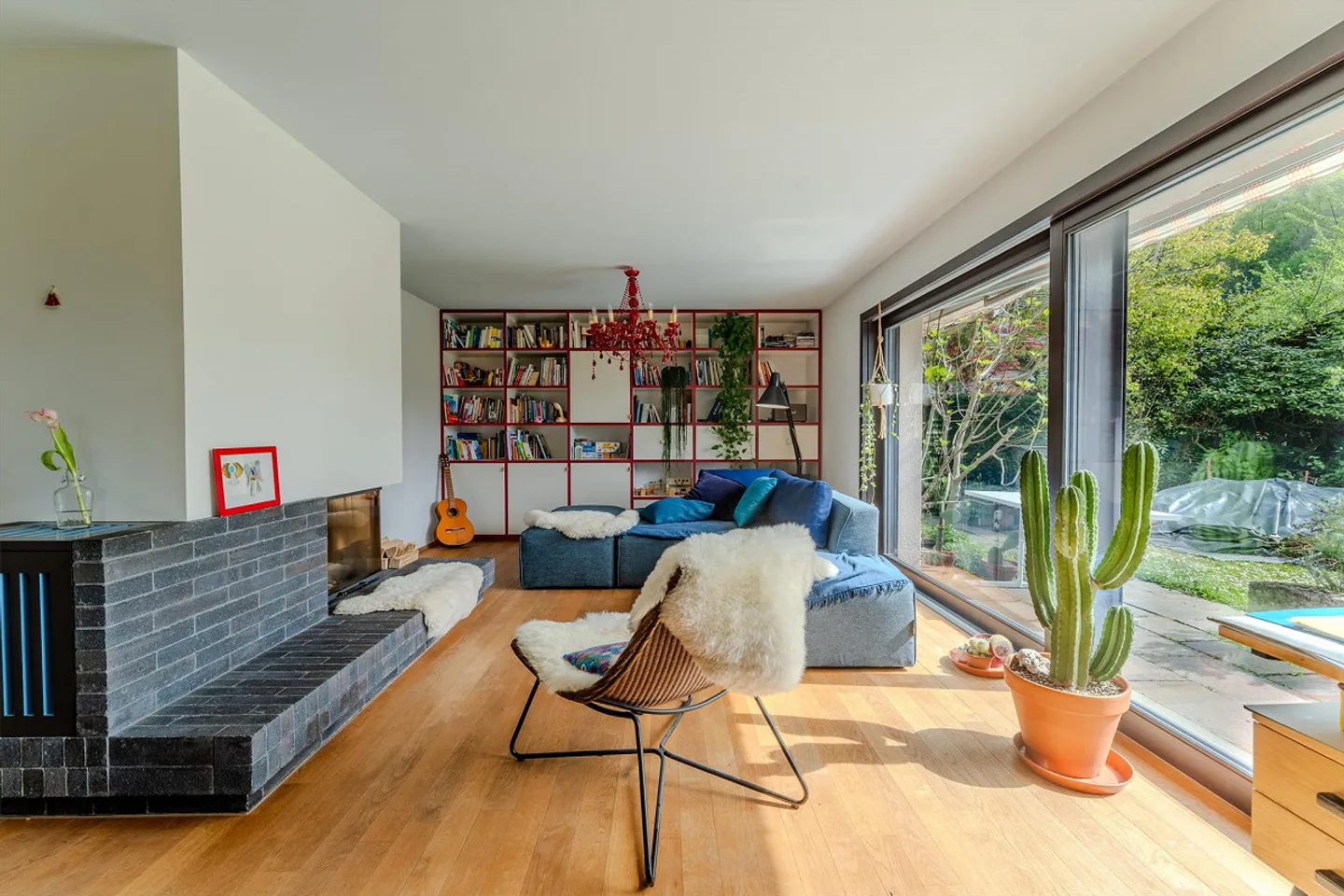 Spacious Single-Family Home with Idyllic Garden in a Quiet Location - Photo 9 of 28