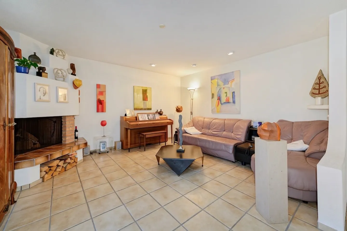 Charming single-family house with pool and large hobby room - Photo 4 of 13