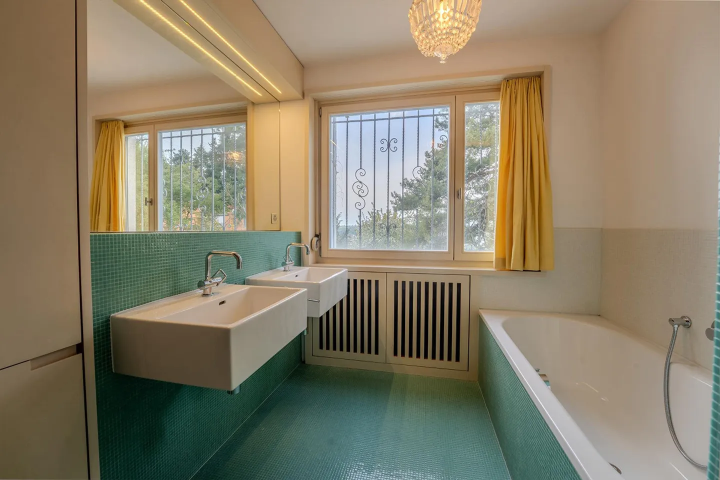 Spacious Single-Family Home with Idyllic Garden in a Quiet Location - Photo 22 of 28