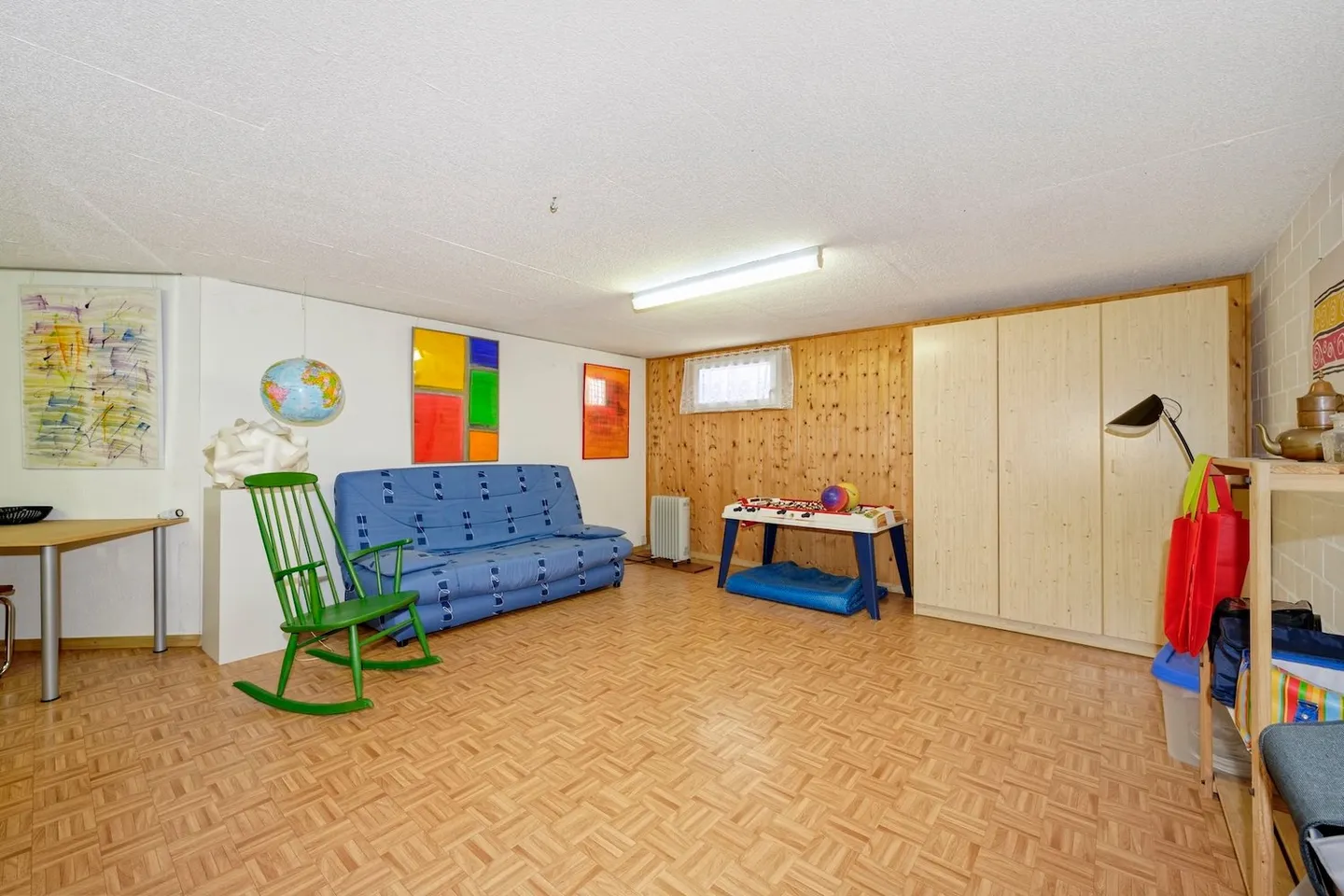 Charming single-family house with pool and large hobby room - Photo 11 of 13
