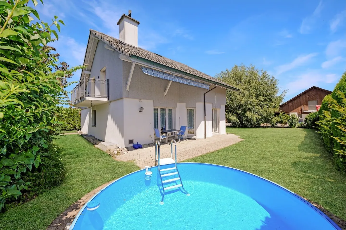 Charming single-family house with pool and large hobby room - Photo 12 of 13