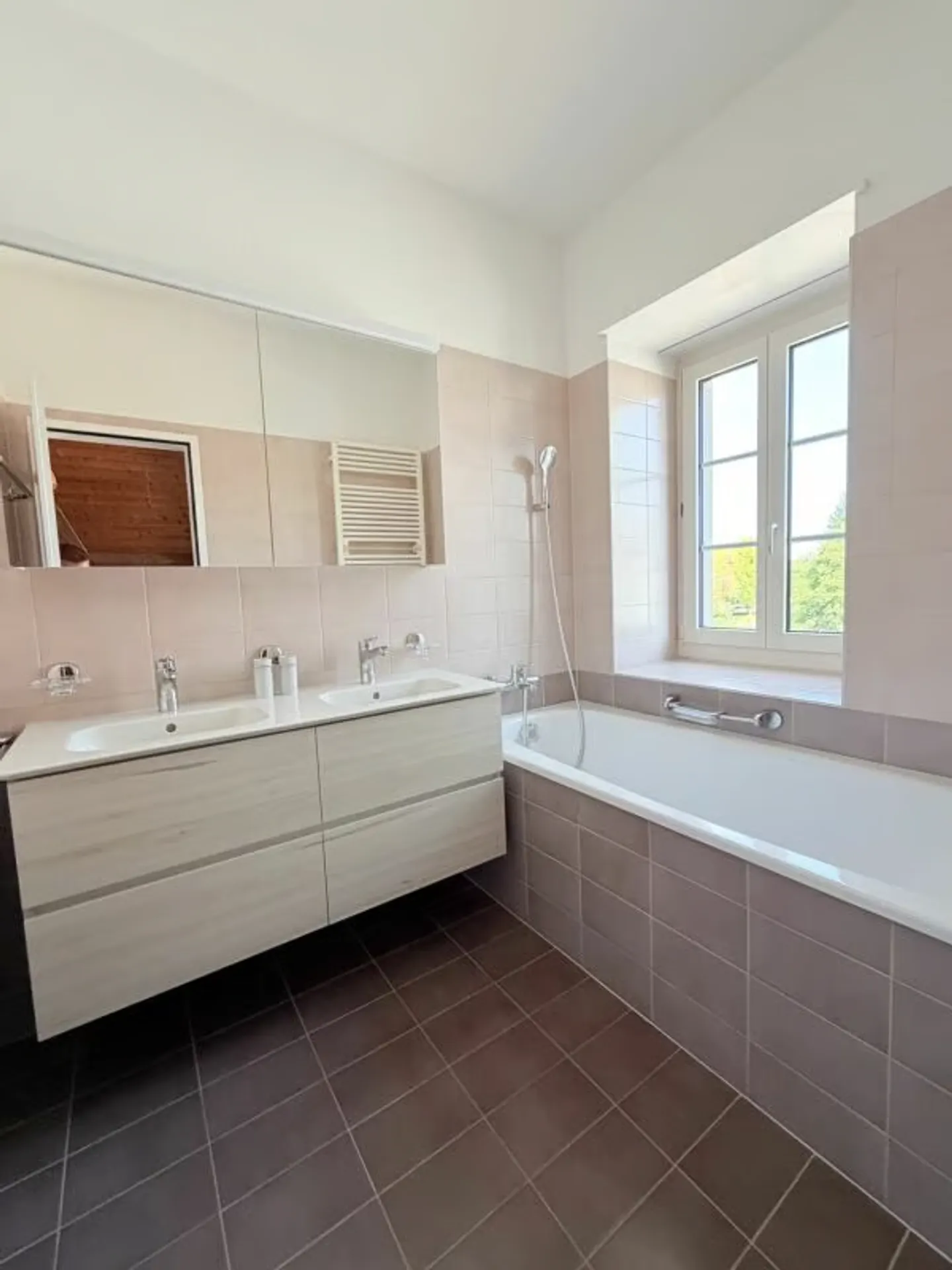 3.5 Room Maisonette Apartment in Hermetschwil - Photo 8 of 14