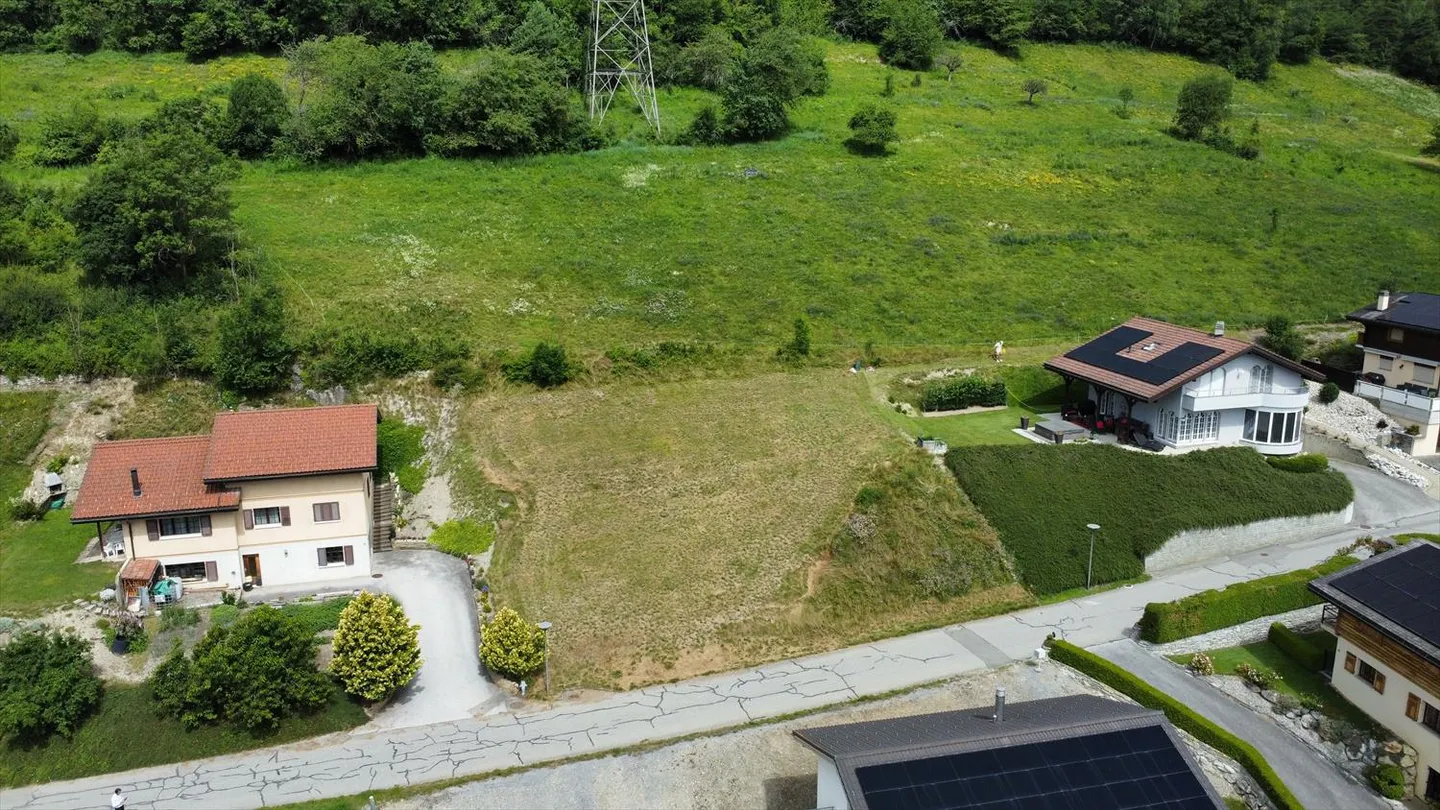 Terreno edificabile: Un'opportunità eccezionale per costruire la tua futura casa - Foto 2 di 6