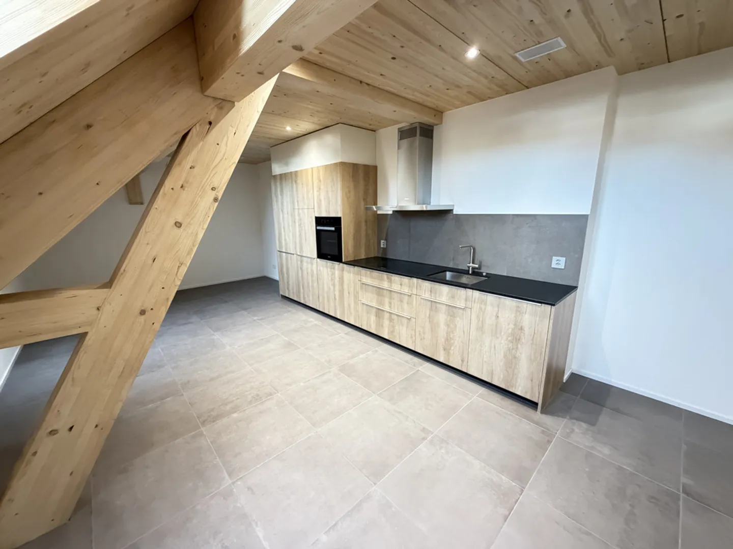 Studio Moderno in Edificio Storico - Foto 1 di 9