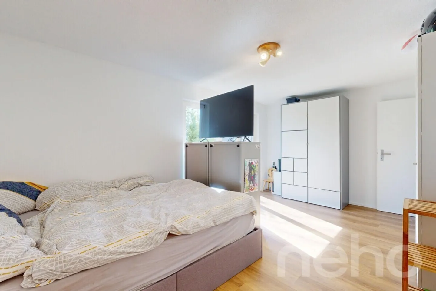 Beautiful 9-room single-family home with a separate apartment in Madetswil (ZH) - Photo 9 of 12