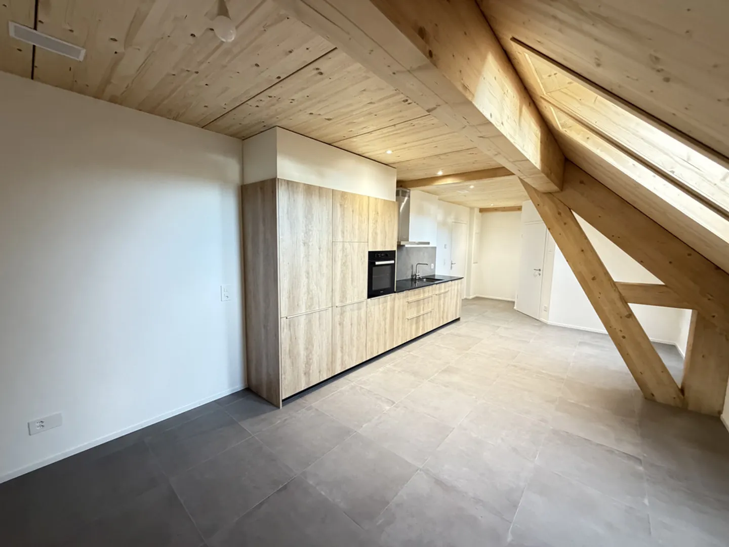 Studio Moderno in Edificio Storico - Foto 2 di 9