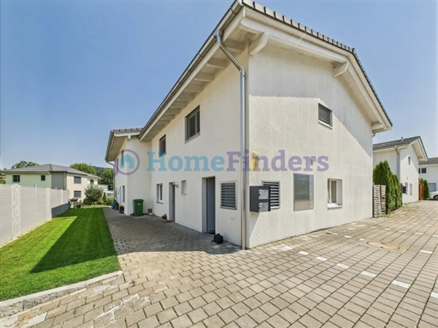 Espace pour toute la famille dans un endroit ensoleillé et calme - Photo 1 sur 16