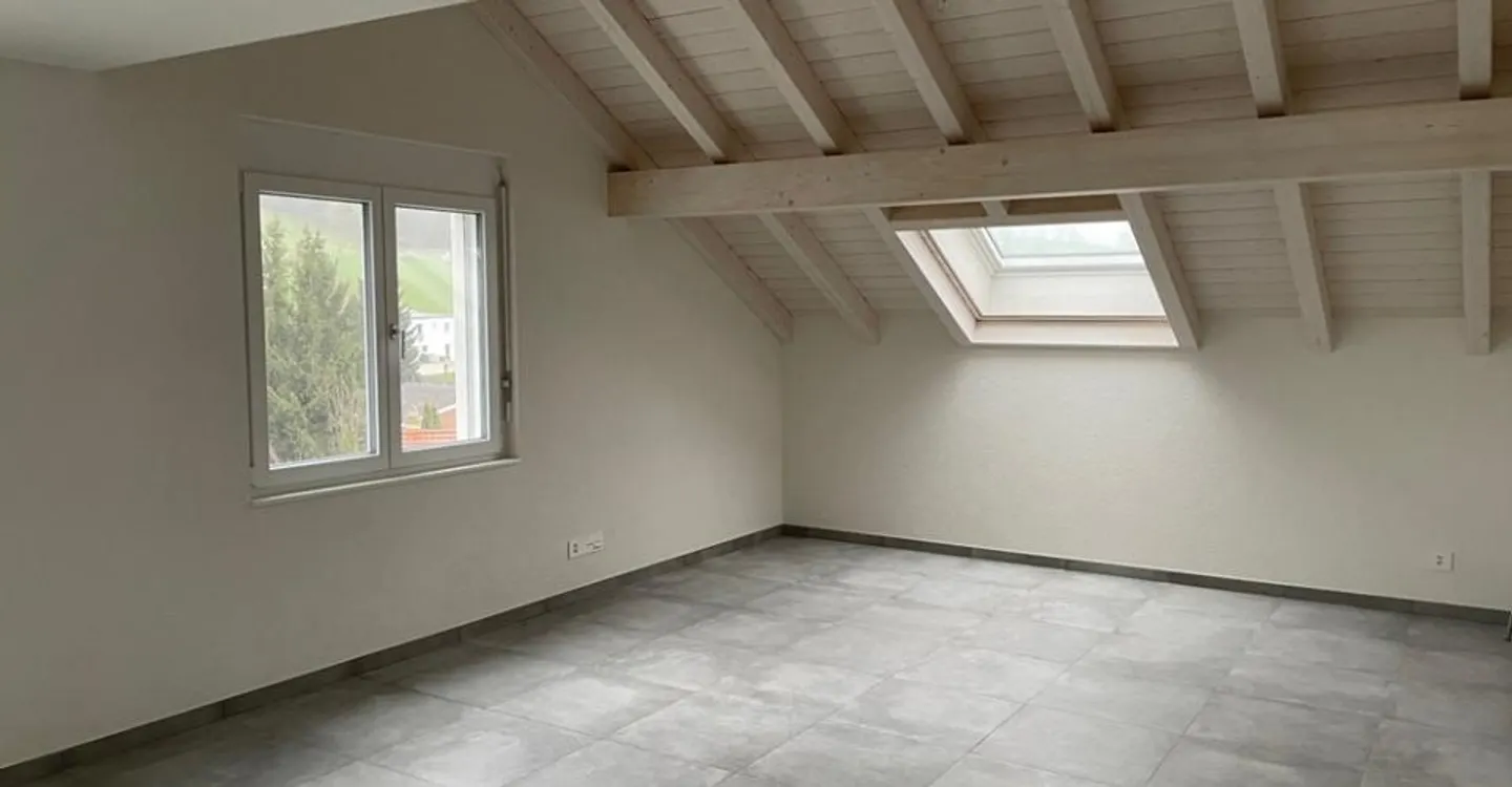 Appartement spacieux 5.5 pièces - Photo 3 sur 9