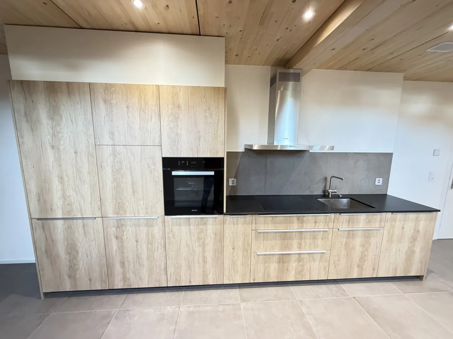Studio Moderno in Edificio Storico - Foto 4 di 9