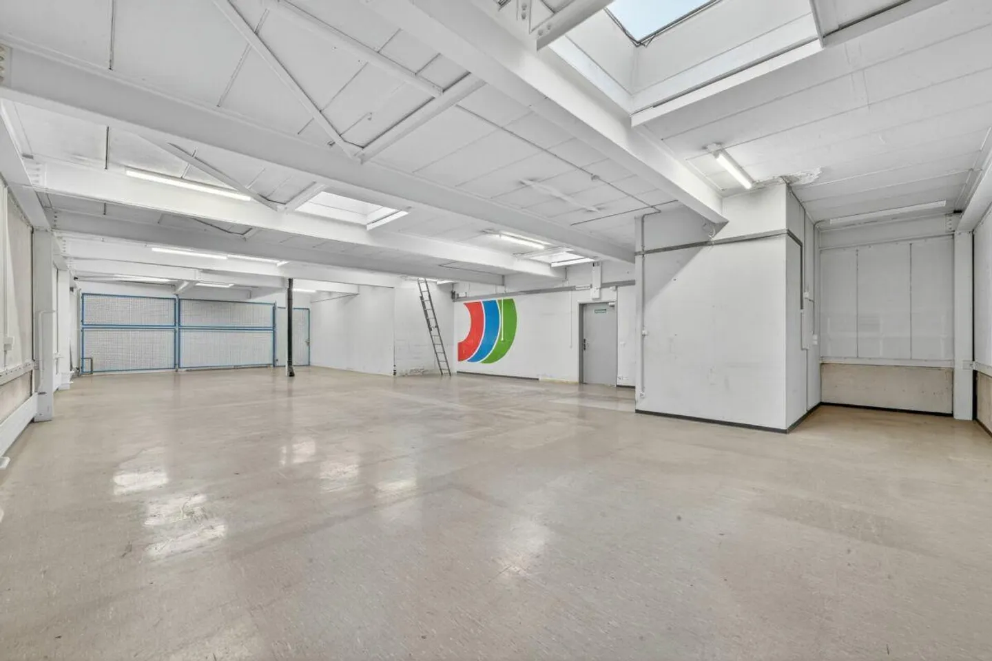 Propriété de bureau et commerciale attrayante à Kriens - Photo 3 sur 9