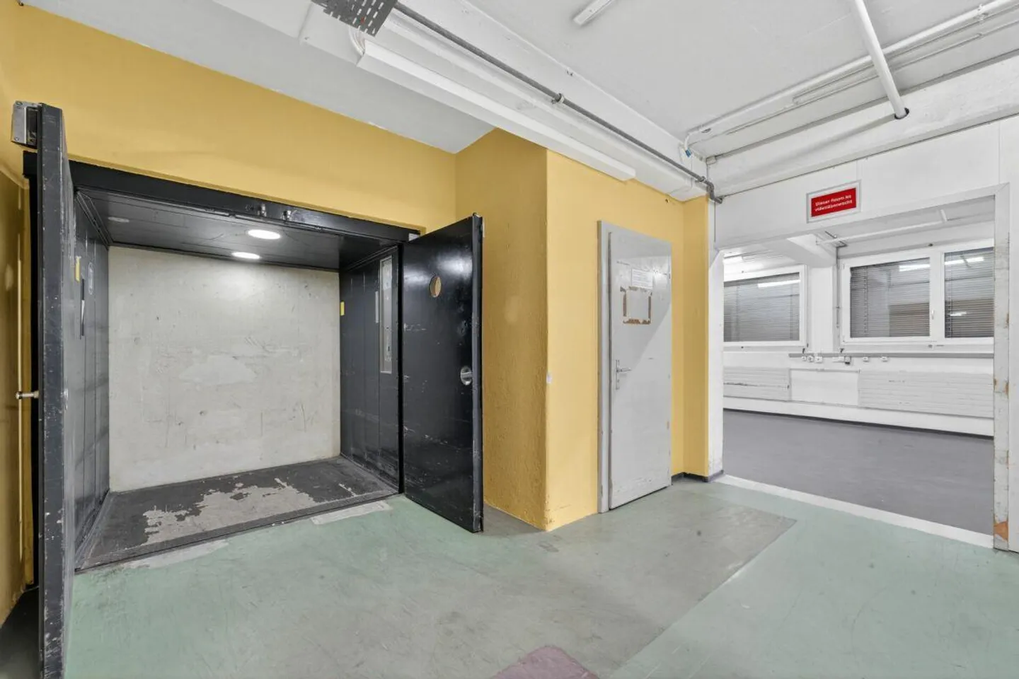 Propriété de bureau et commerciale attrayante à Kriens - Photo 4 sur 9
