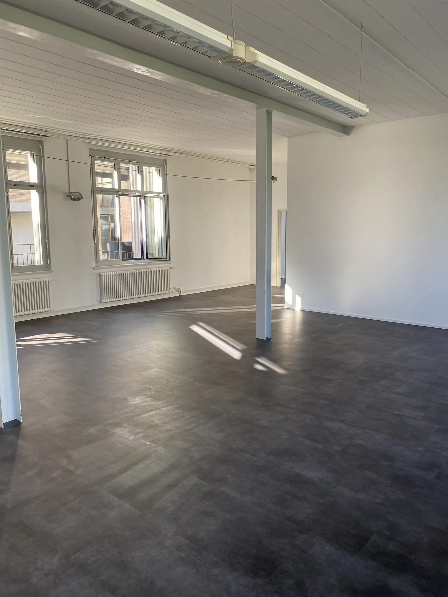 Vielseitig nutzbarer Gewerberaum in Schöftland - Foto 3 von 6