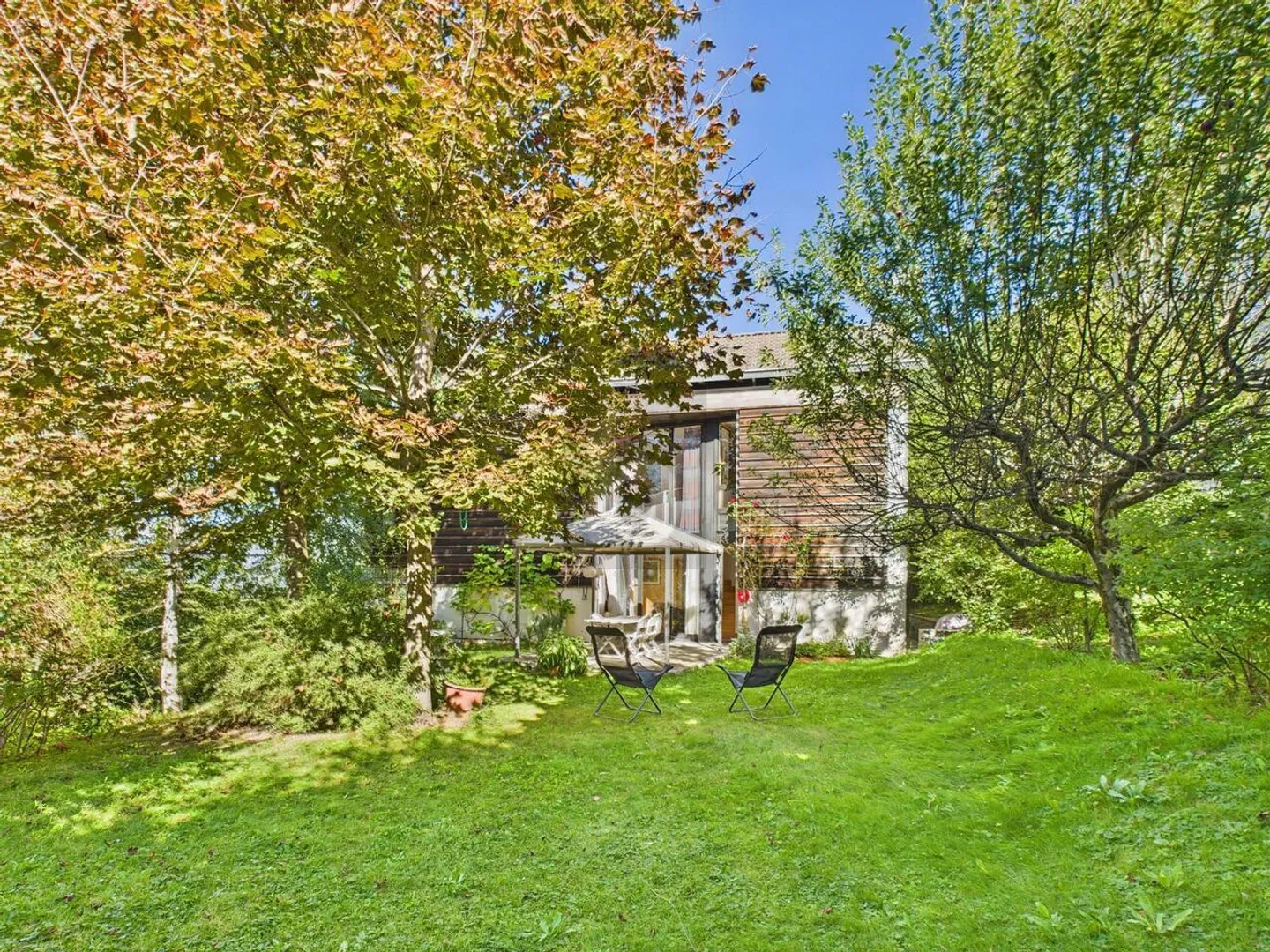 MODERN AND SPACIOUS IN A QUIET LOCATION - Photo 2 of 5