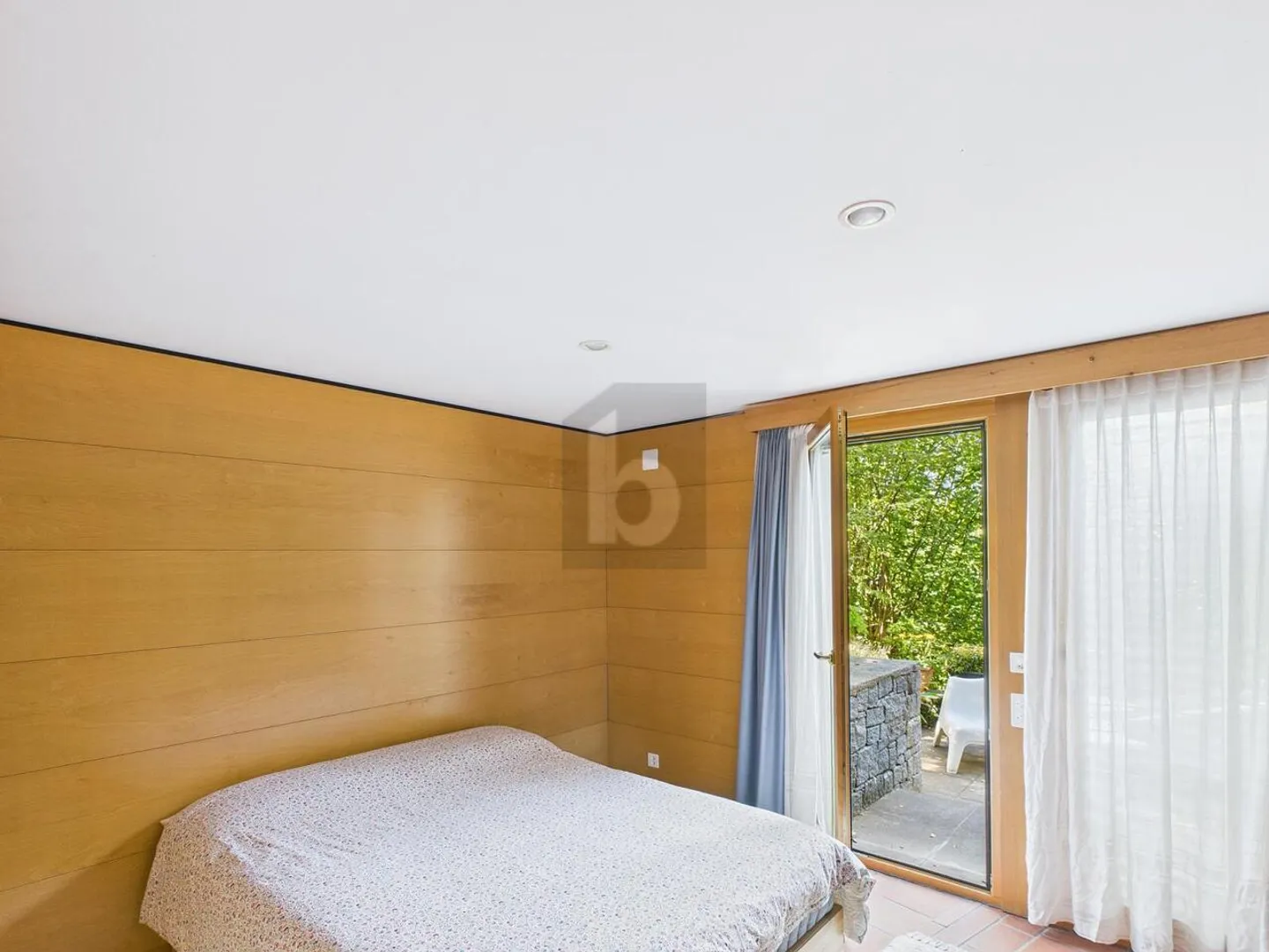 MODERN AND SPACIOUS IN A QUIET LOCATION - Photo 3 of 5