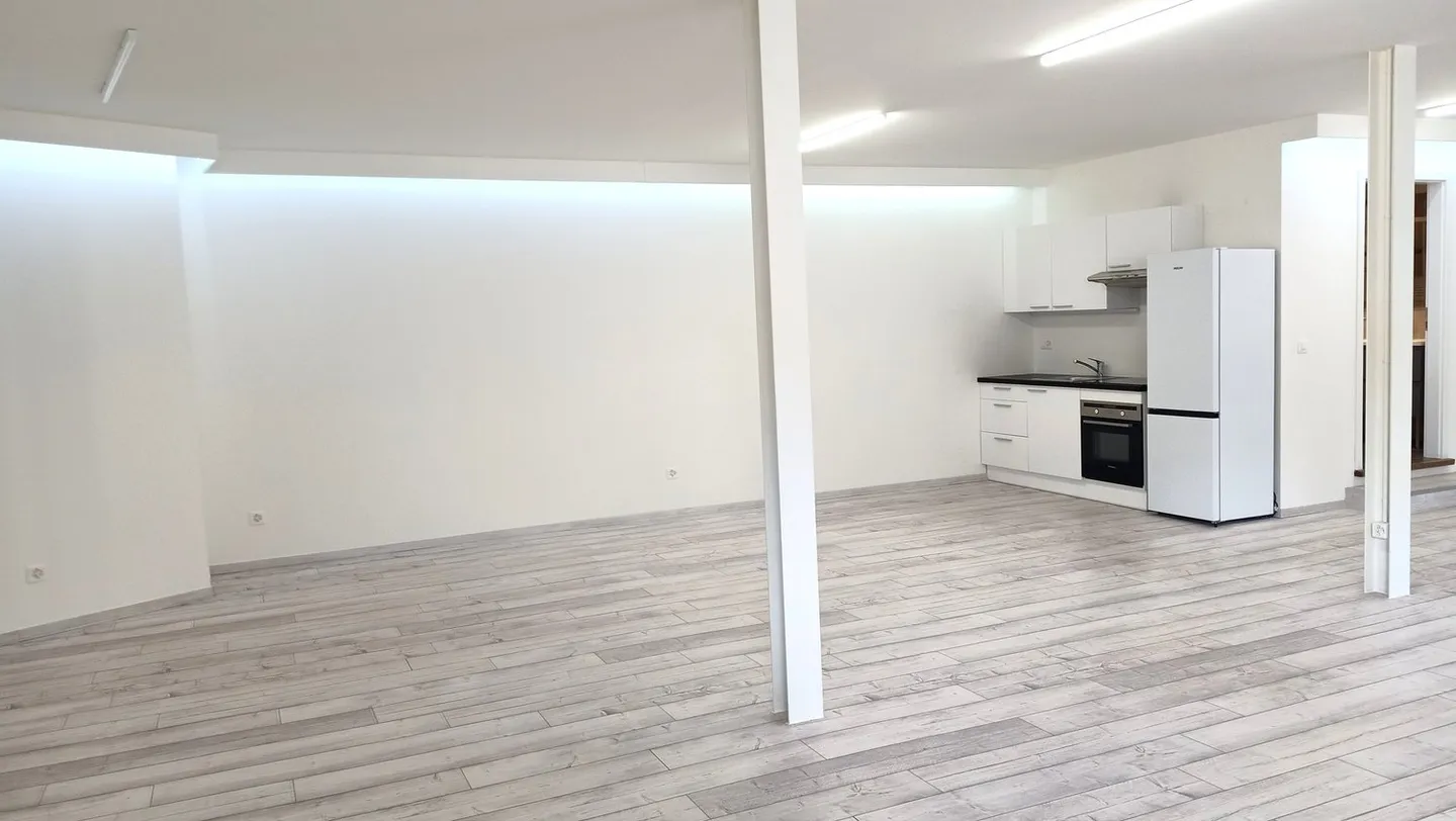 Espace spacieux divisible pour vivre et travailler - Photo 7 sur 11