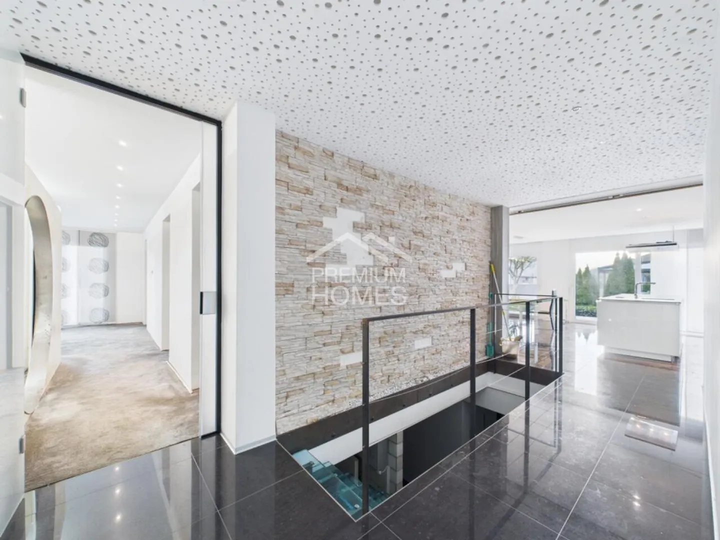 Oasi abitativa per famiglie con molto spazio e comfort - Foto 4 di 12