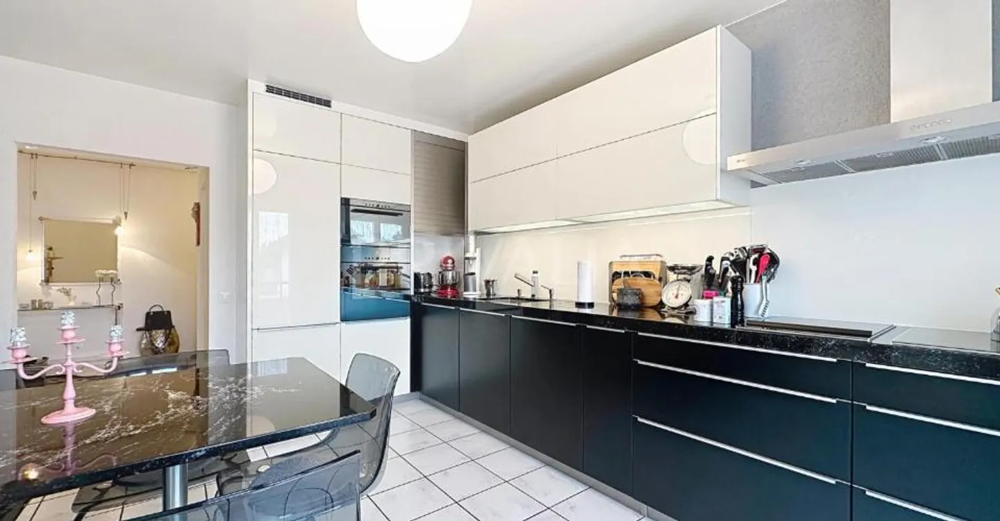 Grand renovated duplex of 235 m2 - Bernex - Photo 4 of 9