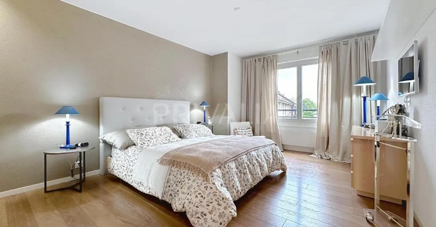 Grand renovated duplex of 235 m2 - Bernex - Photo 5 of 9