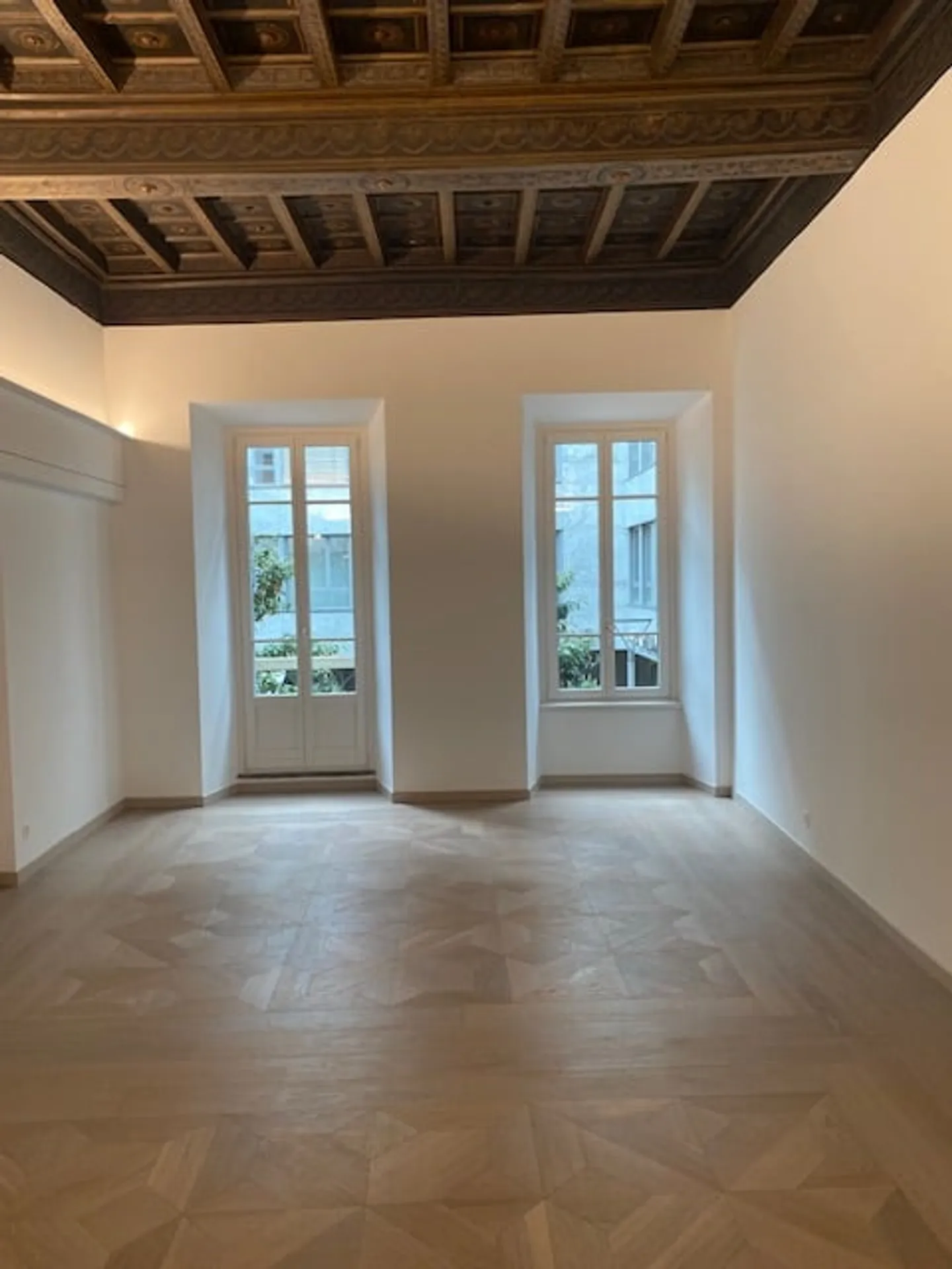 Via Peri 2, ufficio magnifico con arredi rappresentativi, completamente ristrutturato - Foto 1 di 7