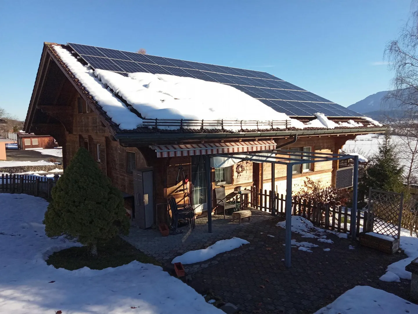 Wooden house with plenty of comfort - Photo 2 of 7