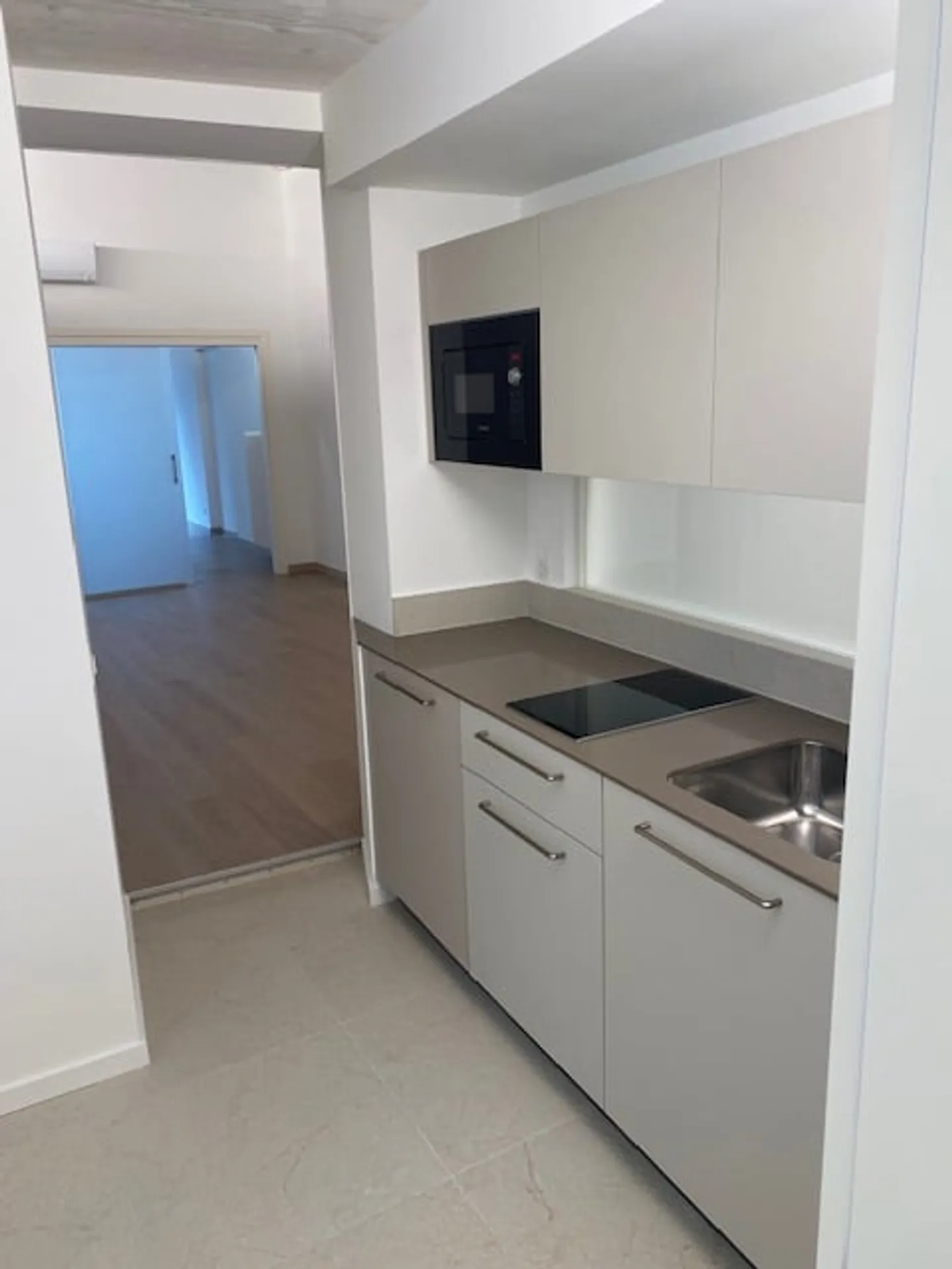 Via Peri 2, ufficio magnifico con arredi rappresentativi, completamente ristrutturato - Foto 5 di 7