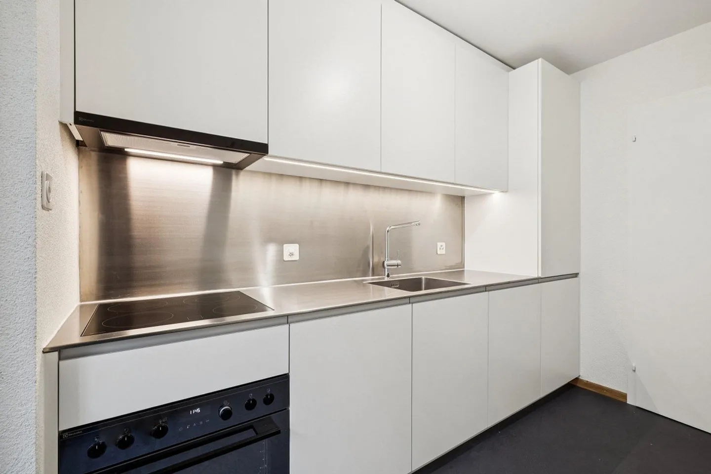 RENT WITHOUT DEPOSIT - Modern renovated apartment with bright atmosphere - Photo 1 of 7