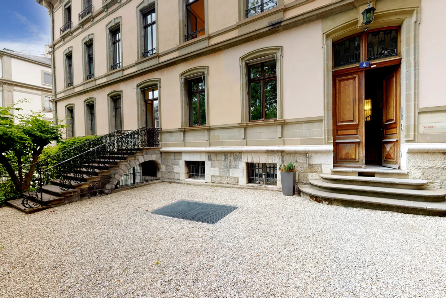 Fascino e carattere per questi uffici. - Foto 1 di 10