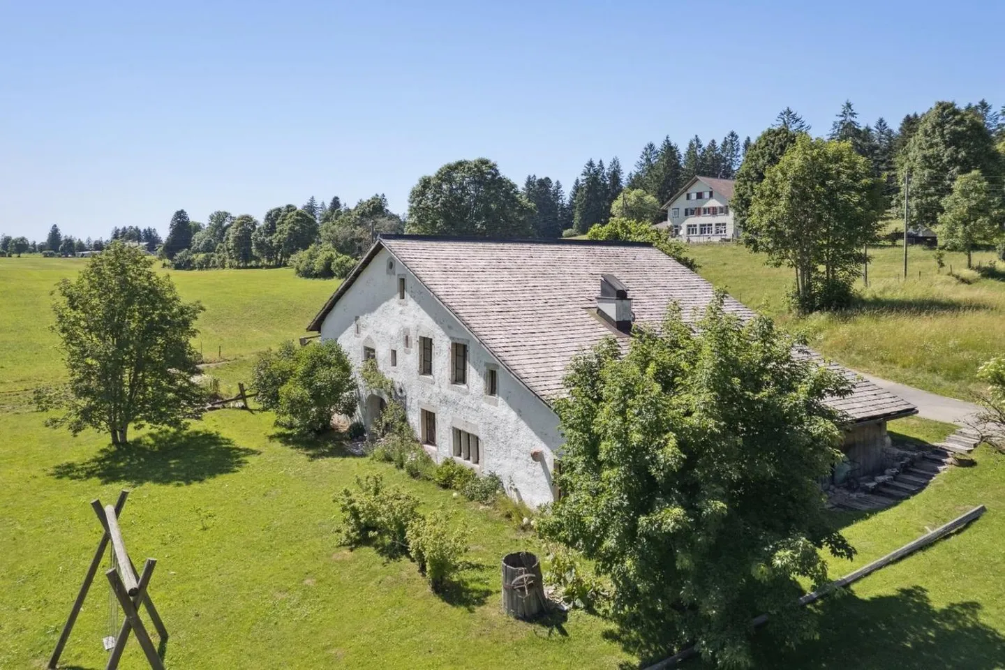 Magnificent renovated farm. Entered into the history of watchmaking - Photo 1 of 13