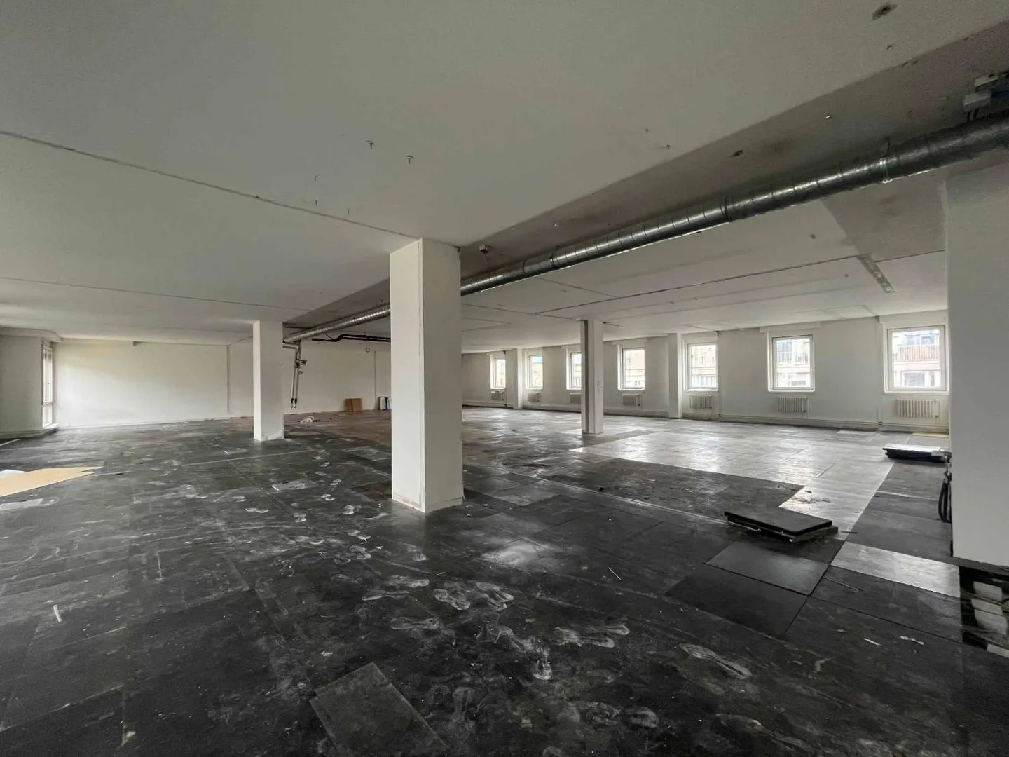 Bureau spacieux à Genève - Photo 3 sur 11