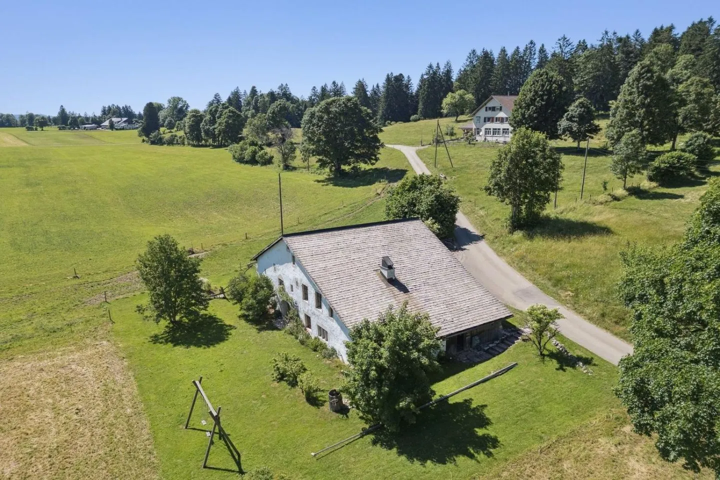Magnificent renovated farm. Entered into the history of watchmaking - Photo 5 of 13